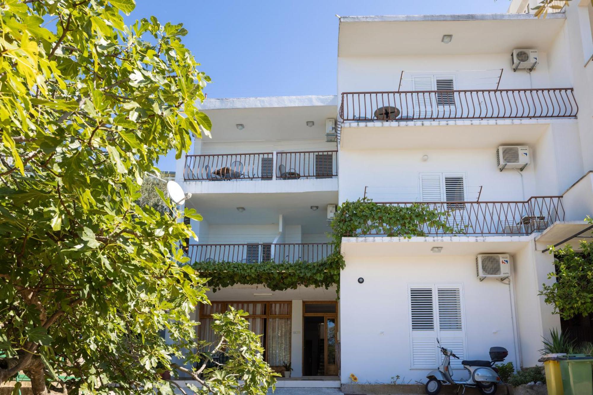 Apartmani Marta Tucepi Luaran gambar