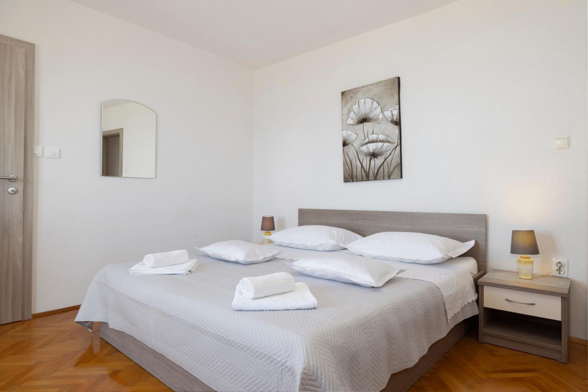 Apartmani Marta Tucepi Luaran gambar