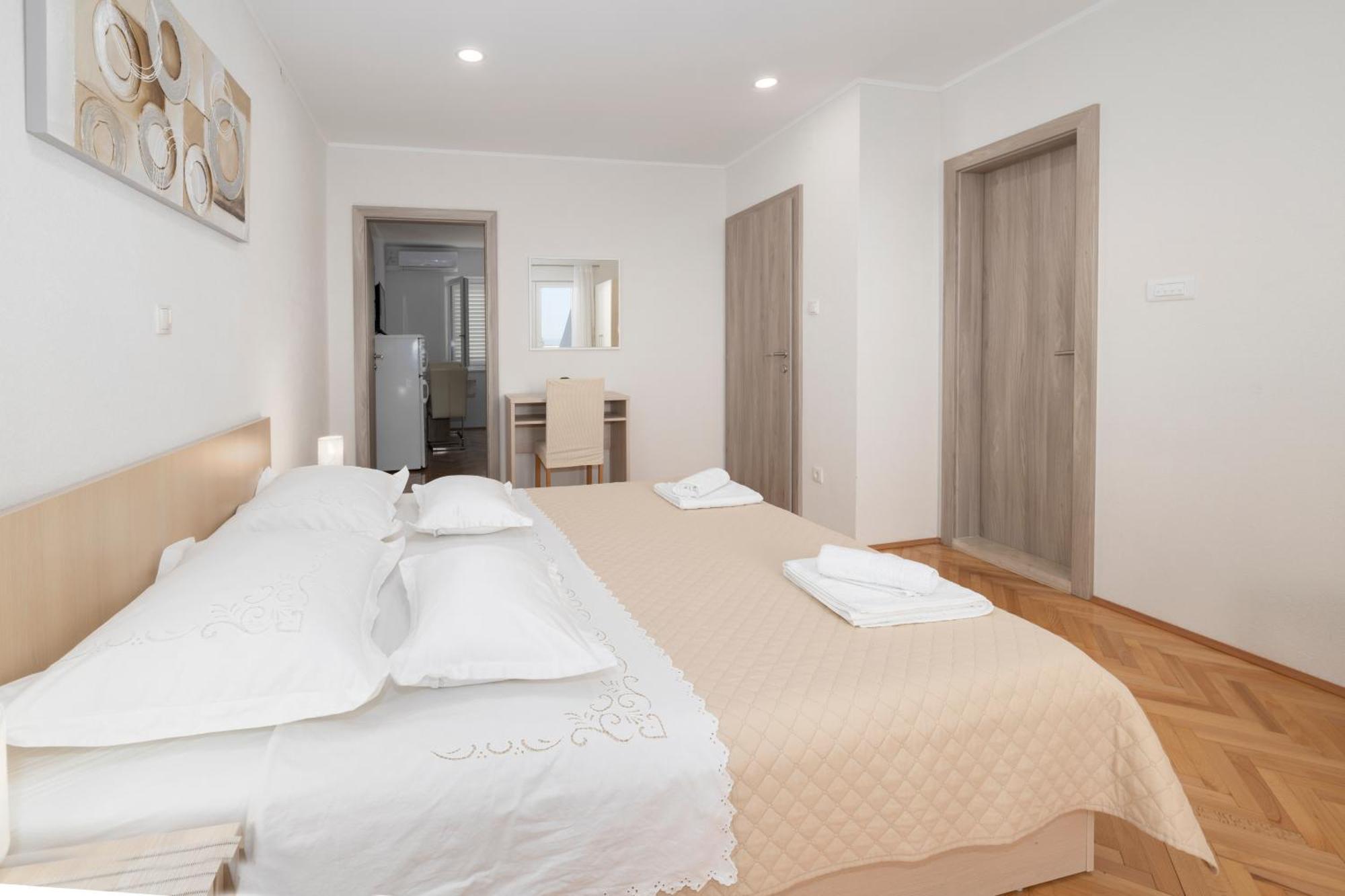 Apartmani Marta Tucepi Bilik gambar
