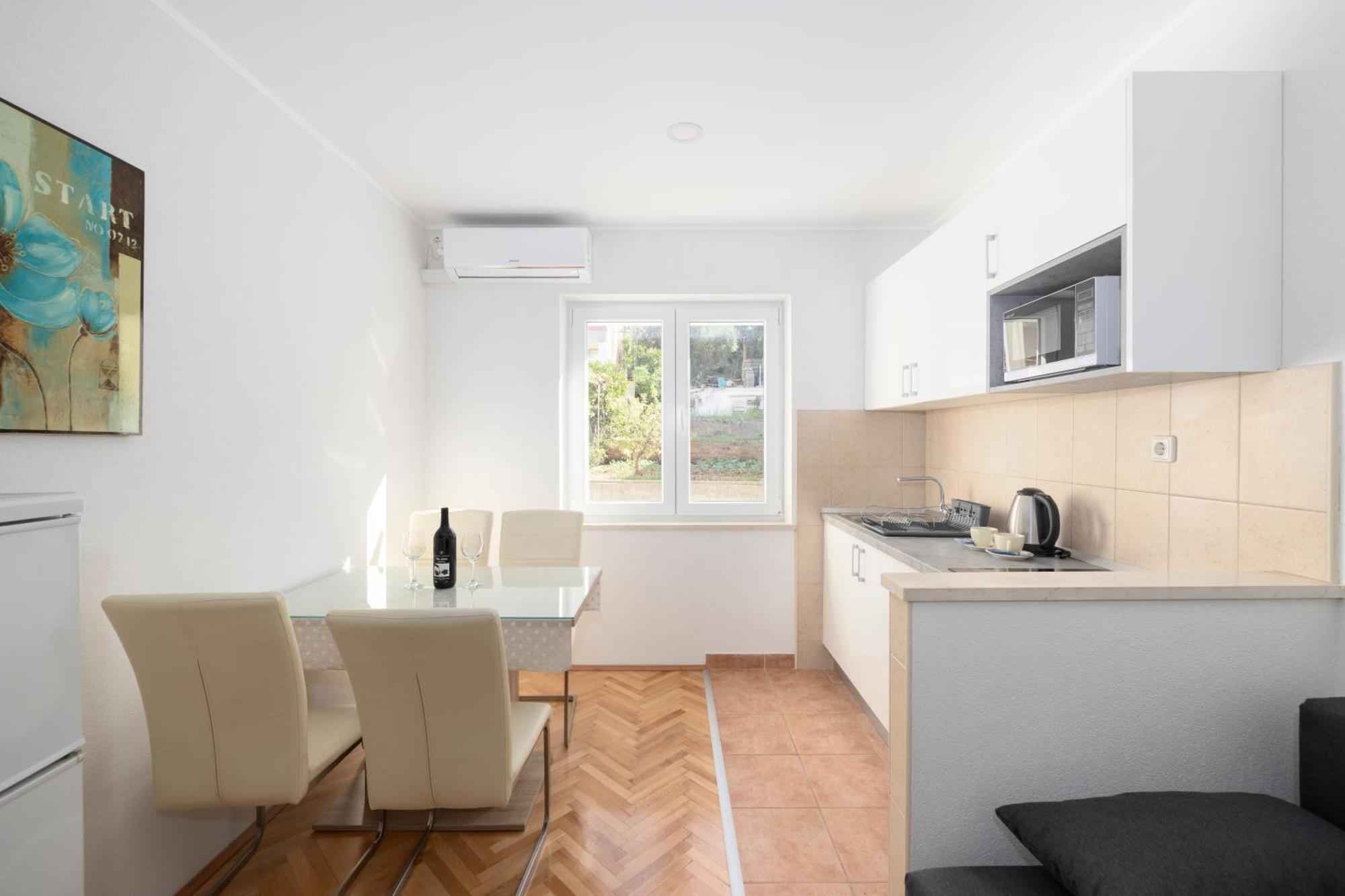 Apartmani Marta Tucepi Luaran gambar